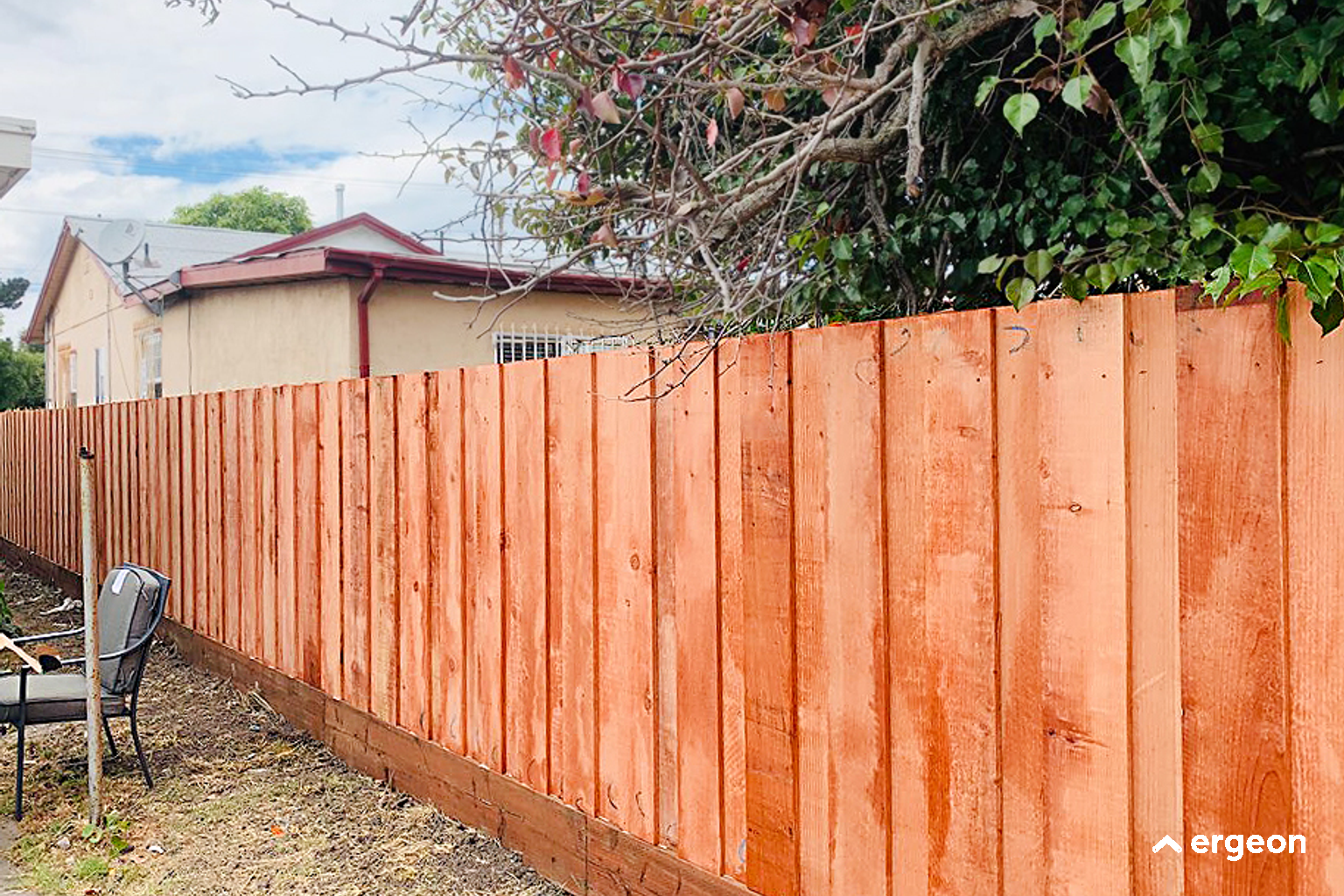 Ergeon crew installing a fence in chicago